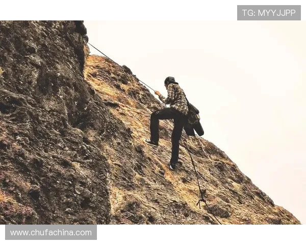 王静独家分享攀岩技巧与心得体会助你征服高峰之路 王静独家分享攀岩技巧与心得体会助你征服高峰之路