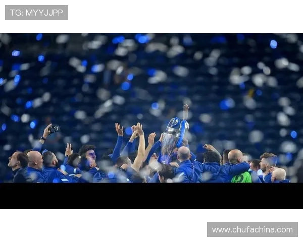 2003年欧冠经典对决皇马与曼联的巅峰对决回顾与分析